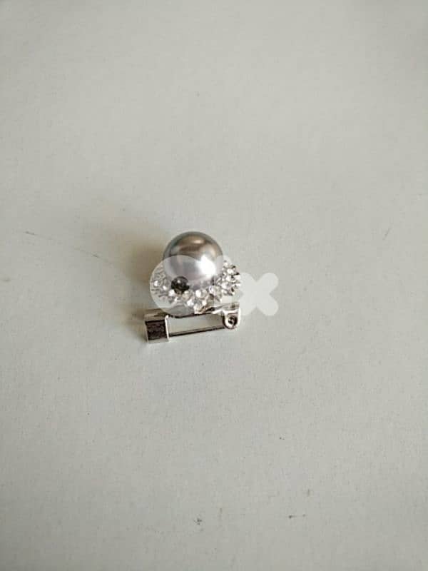 Very small strass pearl brooch - Not Negotiable 0