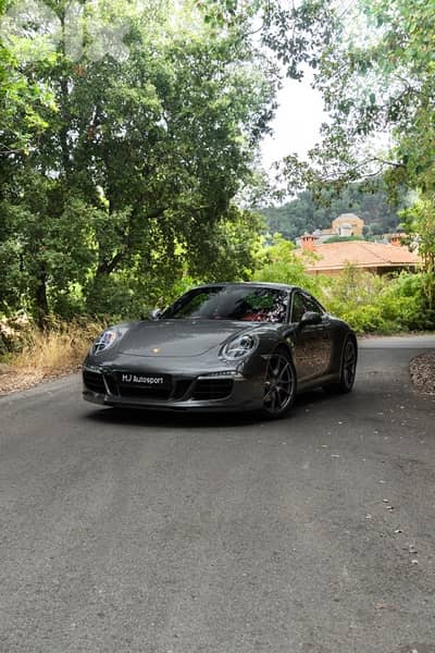 2013 Porsche 911 Carrera 4S, Company Source and Service
