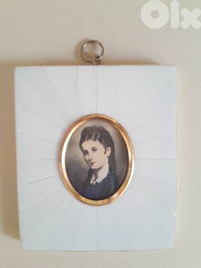 Original Hand portrait of Princess Sophie Charlotte by HAFFKE. pearl