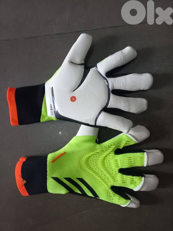 football and gloves shoes original adidas w nike w puma كفوف كرة قدم 1