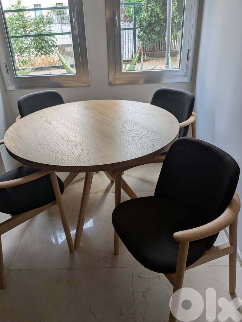 Dining table and 4 chairs 1