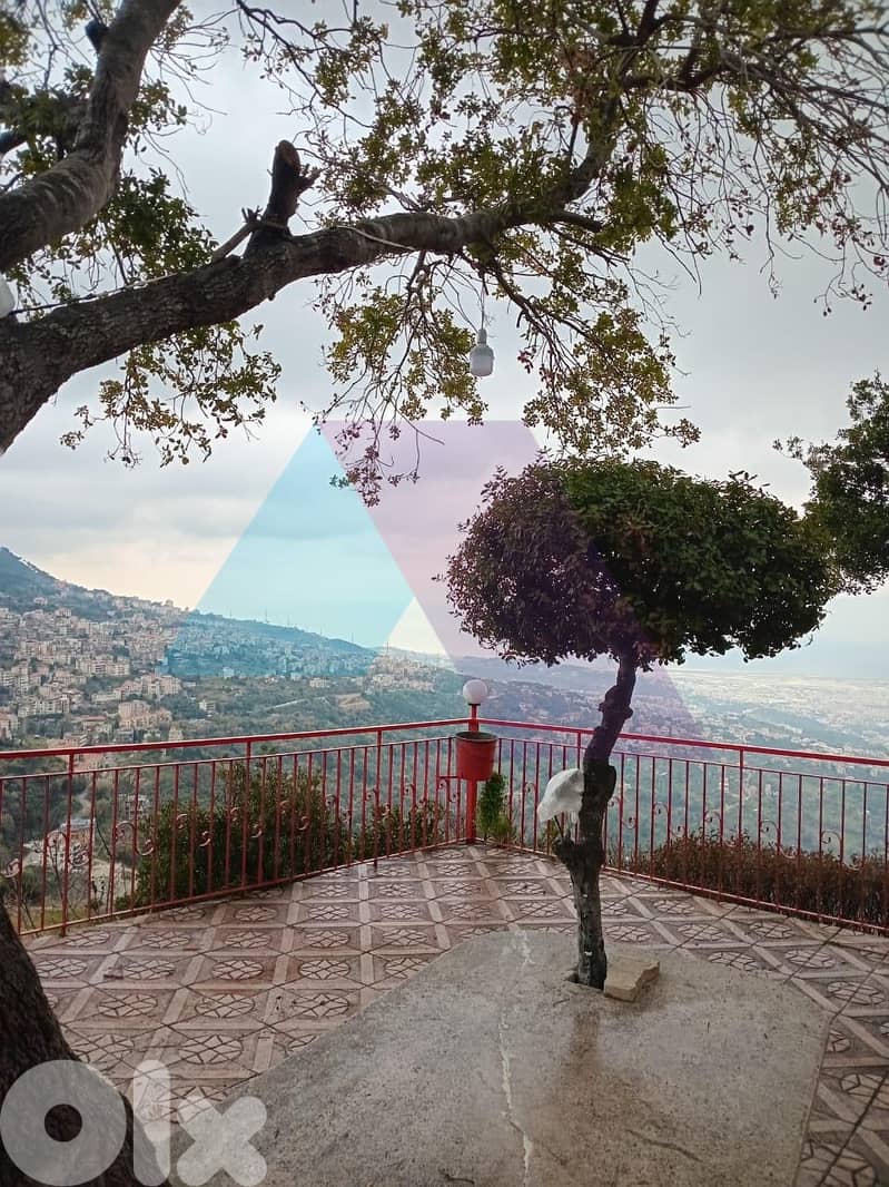 3 bedroom villa+Garden+Pool+mountain view 4rent in Aley- فيلا في عاليه 0