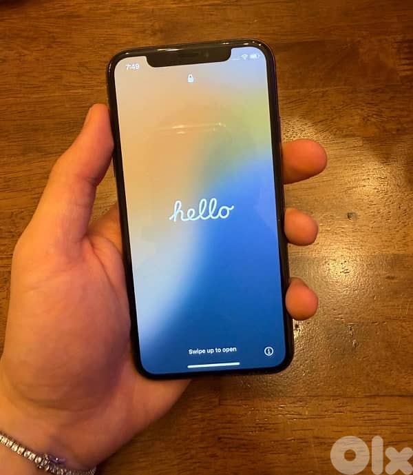 IPhone XS - 64gbs - Gold (Very good condition) 2