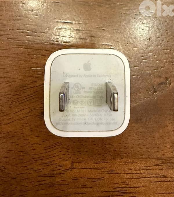 IPhone XS - 64gbs - Gold (Very good condition) 5