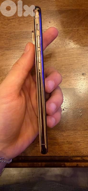 IPhone XS - 64gbs - Gold (Very good condition) 6
