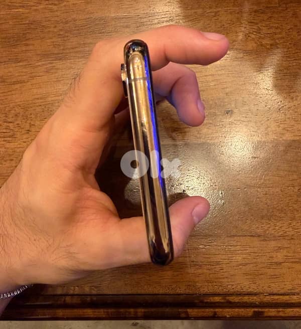 IPhone XS - 64gbs - Gold (Very good condition) 7