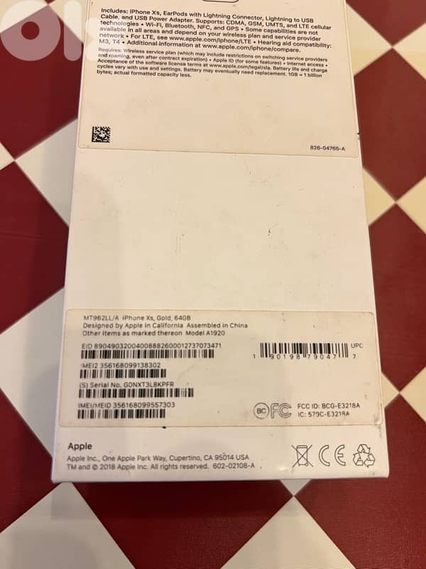 IPhone XS - 64gbs - Gold (Very good condition) 15