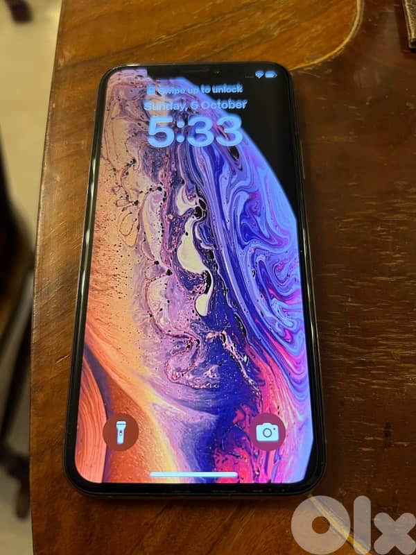 IPhone XS - 64gbs - Gold (Very good condition) 16