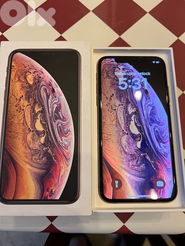 IPhone XS - 64gbs - Gold (Very good condition) 17