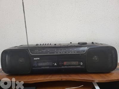 RADIO CASSETTE SANYO