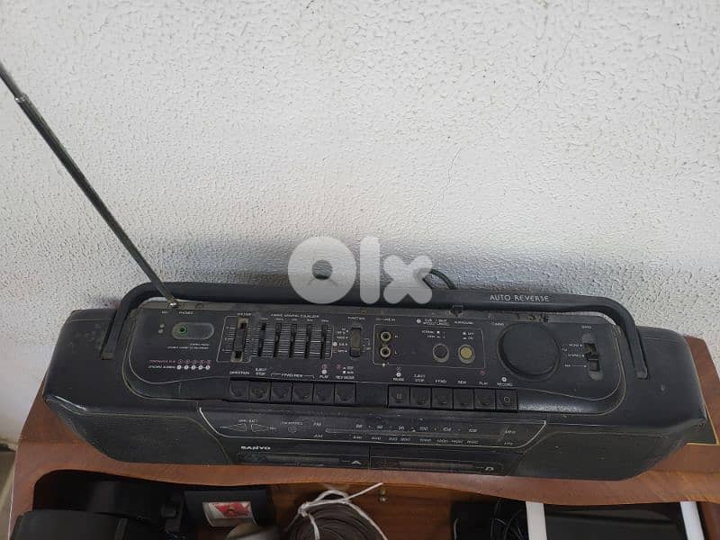 RADIO CASSETTE SANYO 2