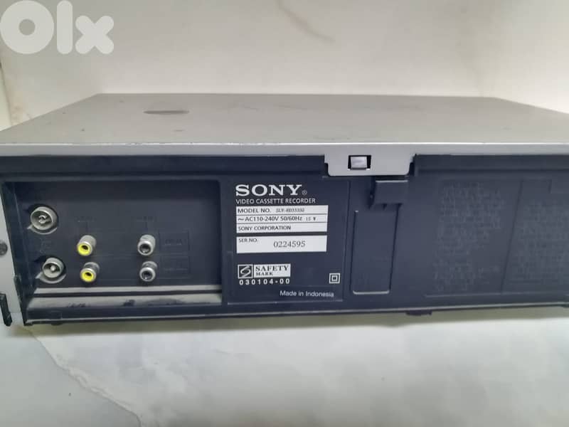 Sony VHS VCR cassettes player SLV ED333 in very good working conditon 2