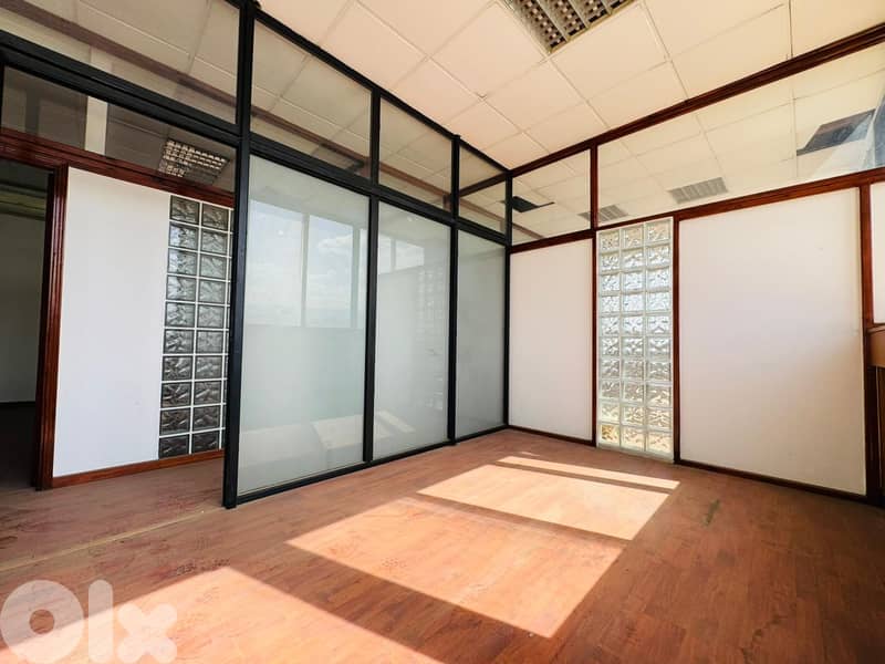 JH25-4410 Office 100m2 for rent in Sin l Fil, $ 915 cash 0