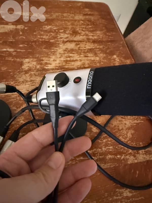 Complete Mic Setup – For Streaming, Gaming, Recording & Podcasting 6