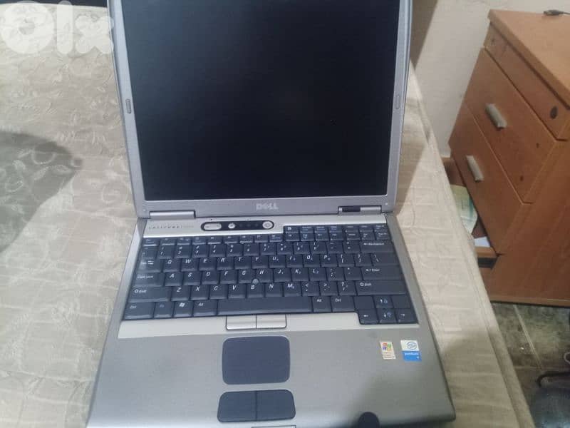 لابتوب Dell Latitude D600 كلاسيكي بقدر وصلك ياه بس ضمن بيروت اكيد 6