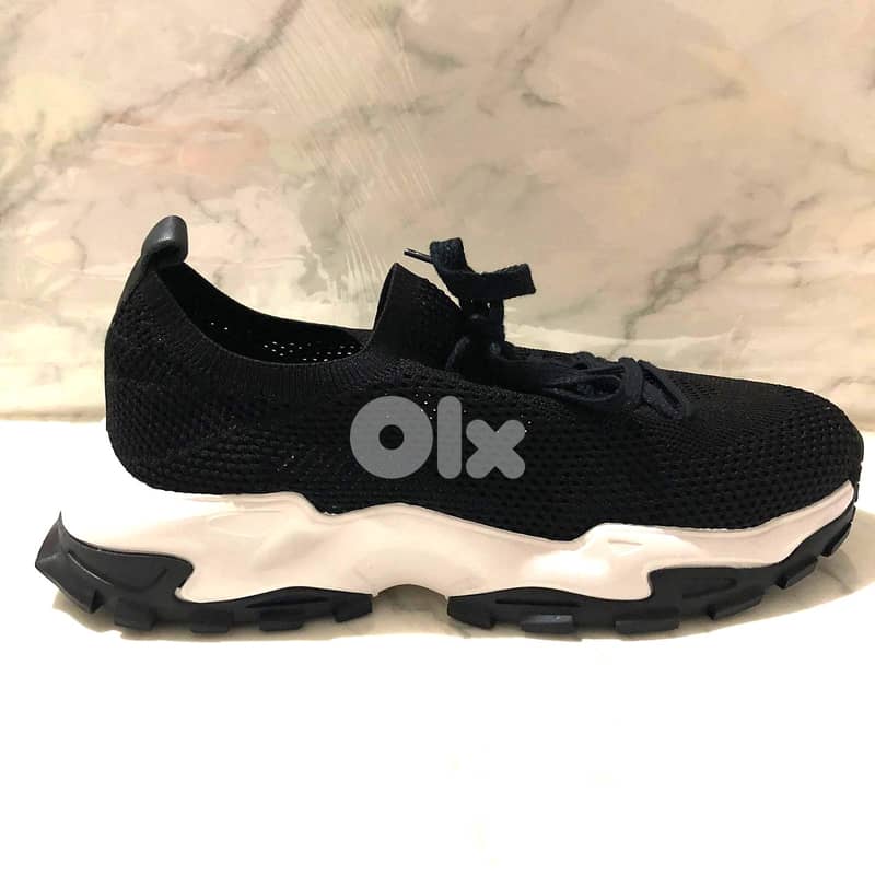 Tween Damat Black Sneakers size 40-41 1