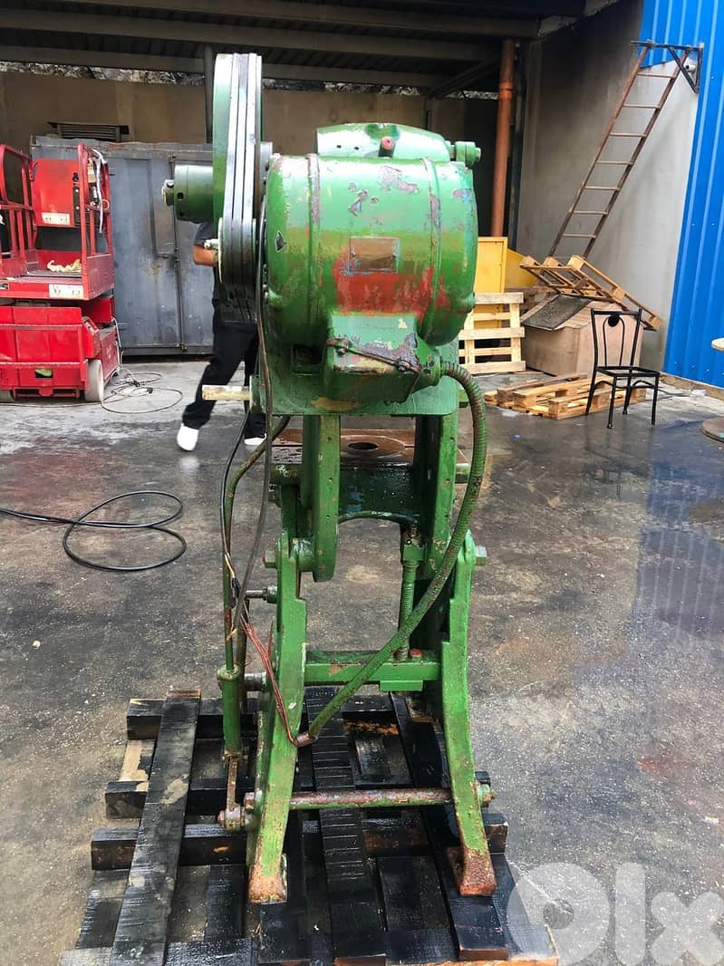 كونتينر بضاعة مشكلة 13