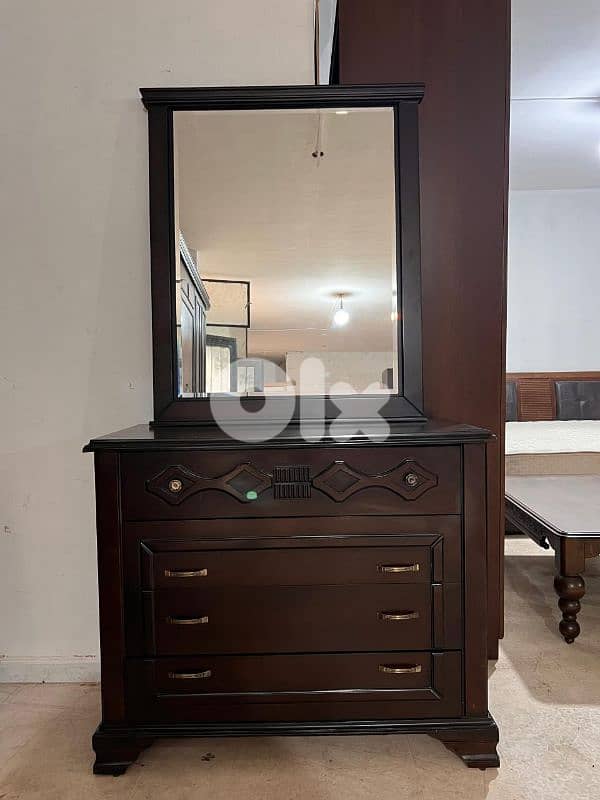 اوضة نوم شغل توصاية خشب زان ولاتي واندءف ملبسة قشرة زان 3