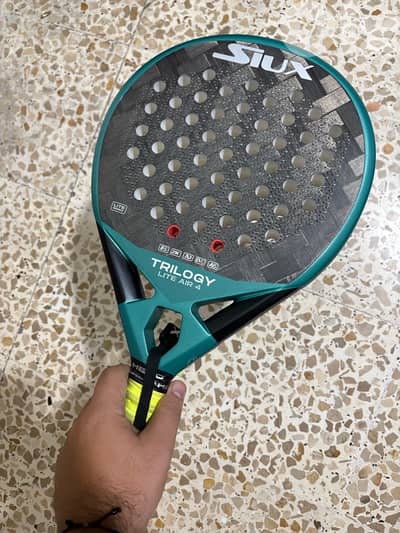SIUX BARELY USED 90$