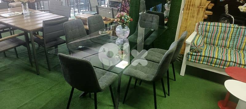 طاولة سفرة زجاج مع كراسي.   Dining table with chairs 2