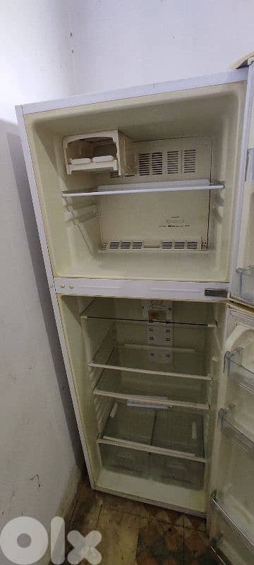 براد 20 قدم شغال نظاميHisense Fridge 20 Feet fully working 1