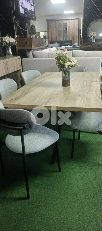 طاولة سفرة مع كراسي.  Dining table with 6chairs 1