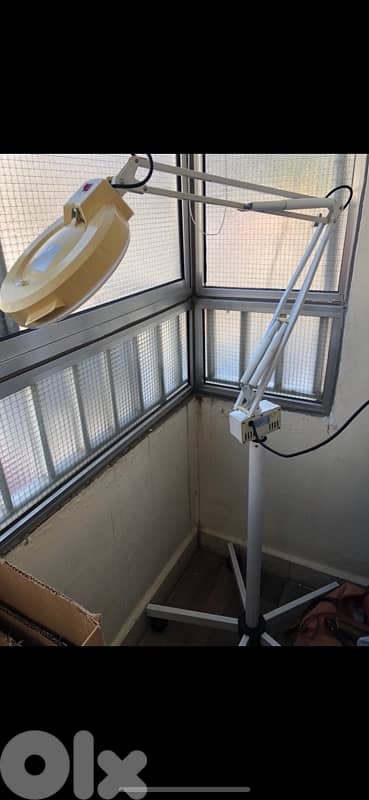 Magnifier with lamp 0