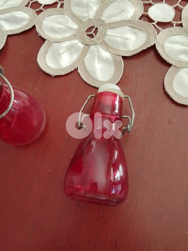 2 Red jars 1
