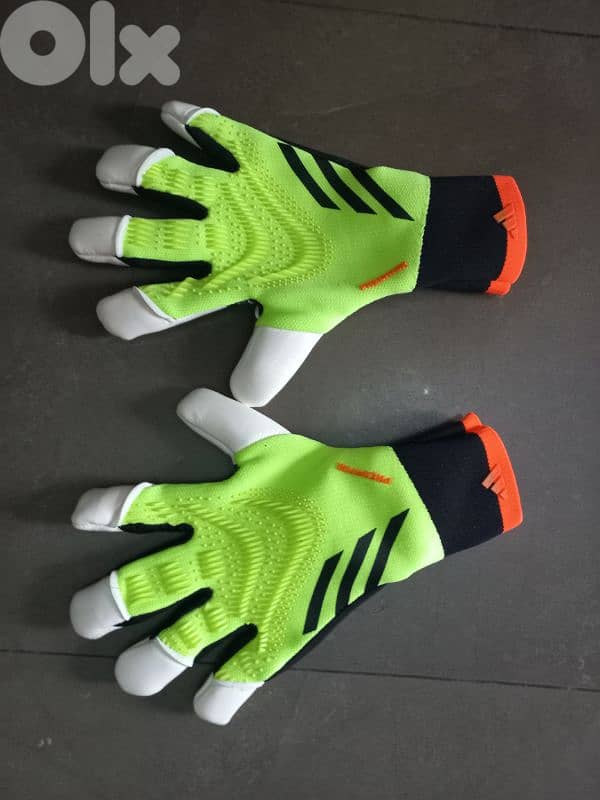 football and gloves shoes original كفوف حارس مرمى 1