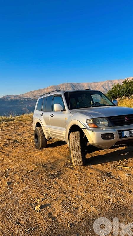 Mitsubishi Montero 2001 0