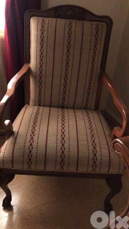used living room like new zein wood 1