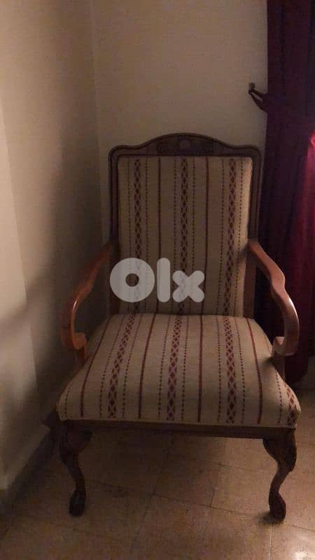 used living room like new zein wood 2