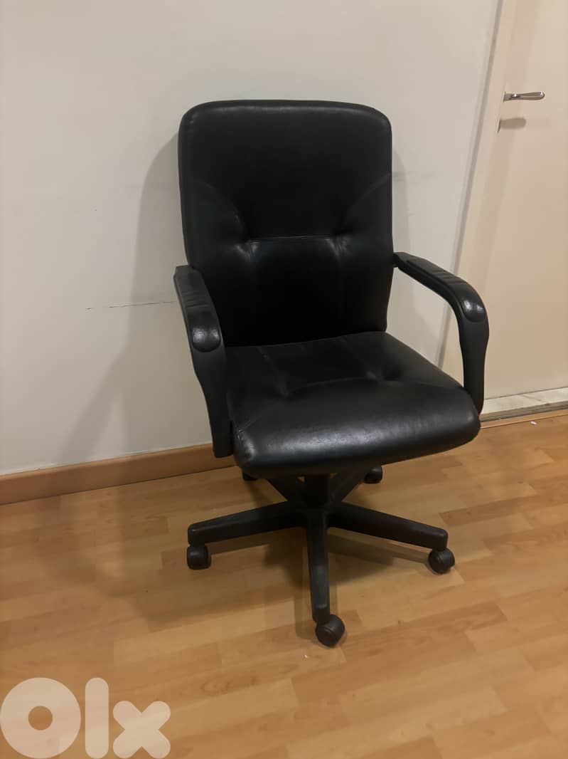 Leather office chair 0