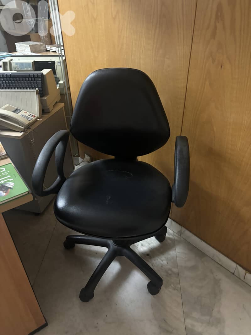 Leather office chair 0