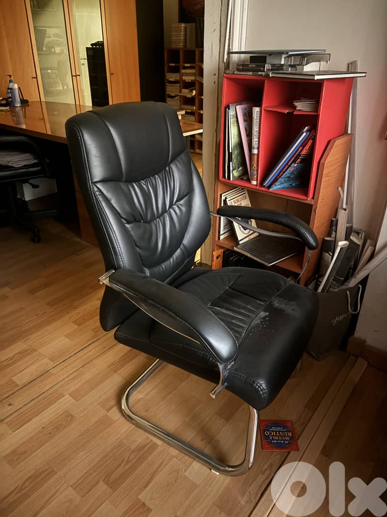 Leather office chair 0