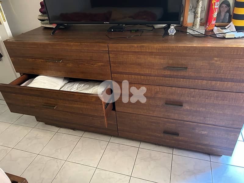 Wooden chest of drawers / bureau 0