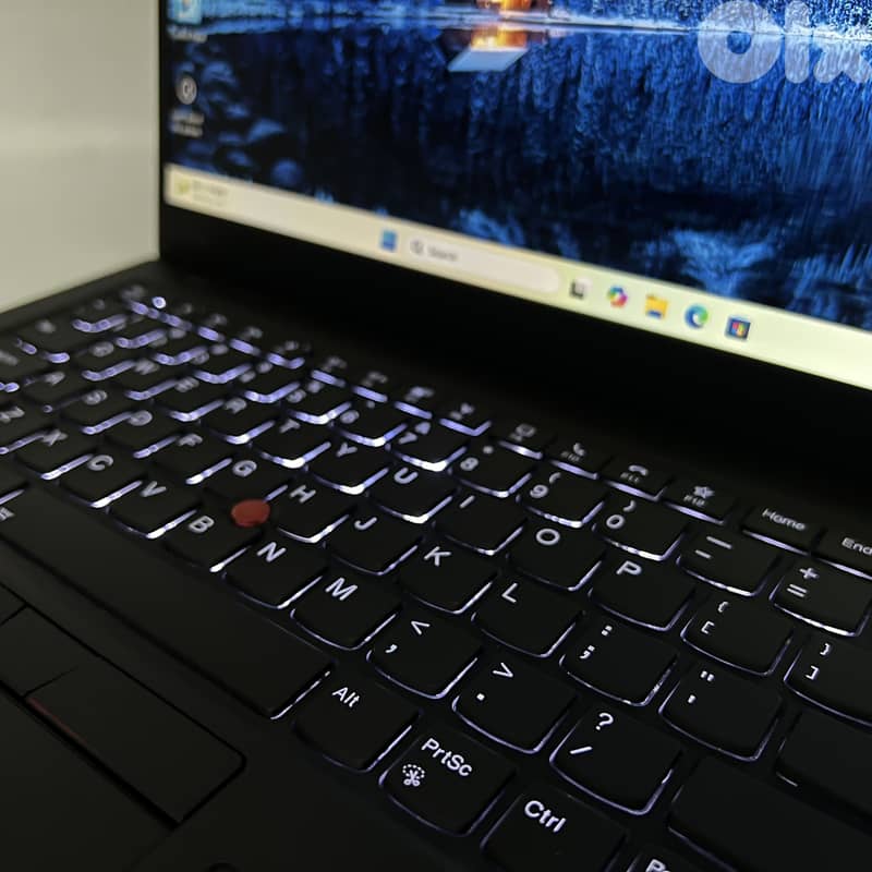 6079 Used Laptop Lenovo ThinkPad X1 Carbon Gen-8 1