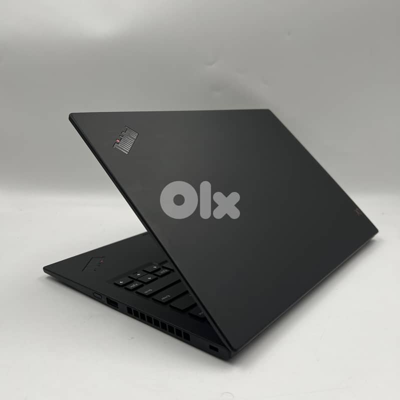6077 Used Laptop Lenovo ThinkPad X1 Carbon Gen-7 9