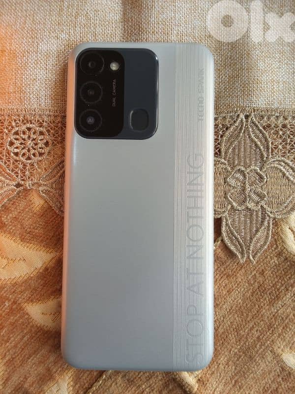 تلفون للبيع ماركة TECNO SPARK 8C شبه جديد مع علبتو السعر 60$ 8
