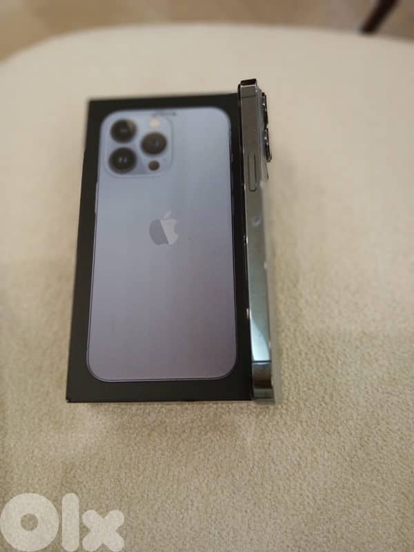 iPhone 13pro 256g very clean zero scratch with box 1