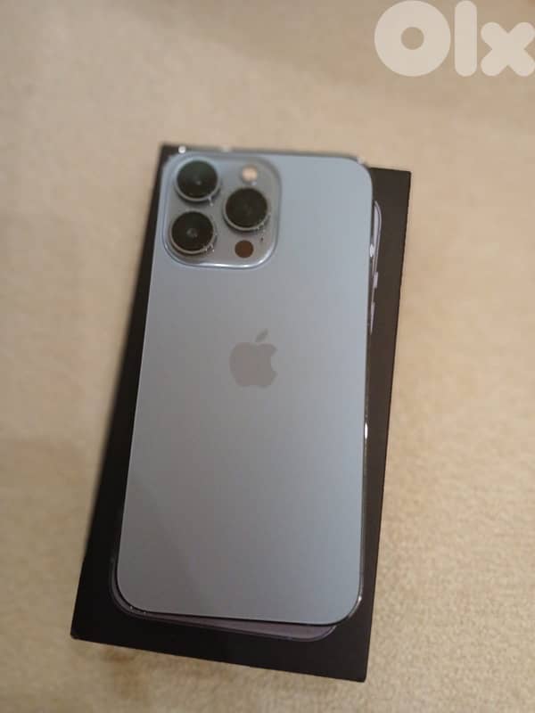 iPhone 13pro 256g very clean zero scratch with box 3