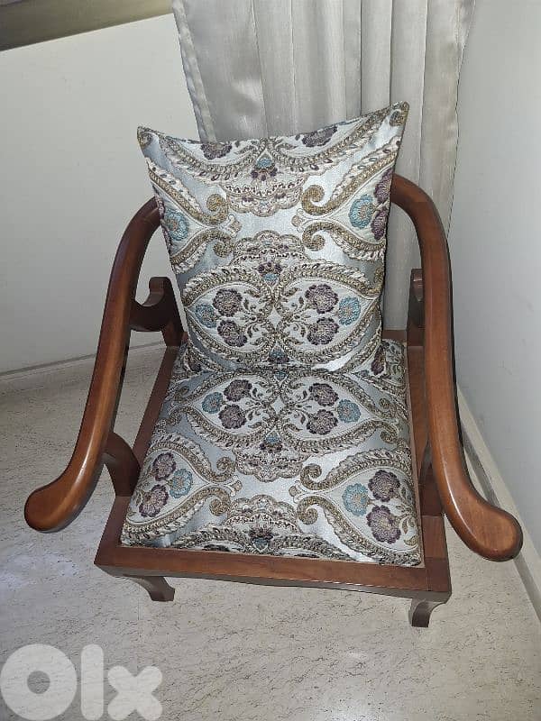 chairs for living room sold by 2 4