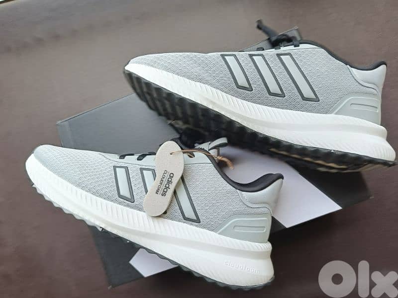 Adidas original shoes (42.5) 1