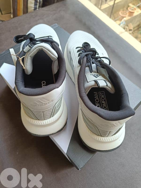 Adidas original shoes (42.5) 3