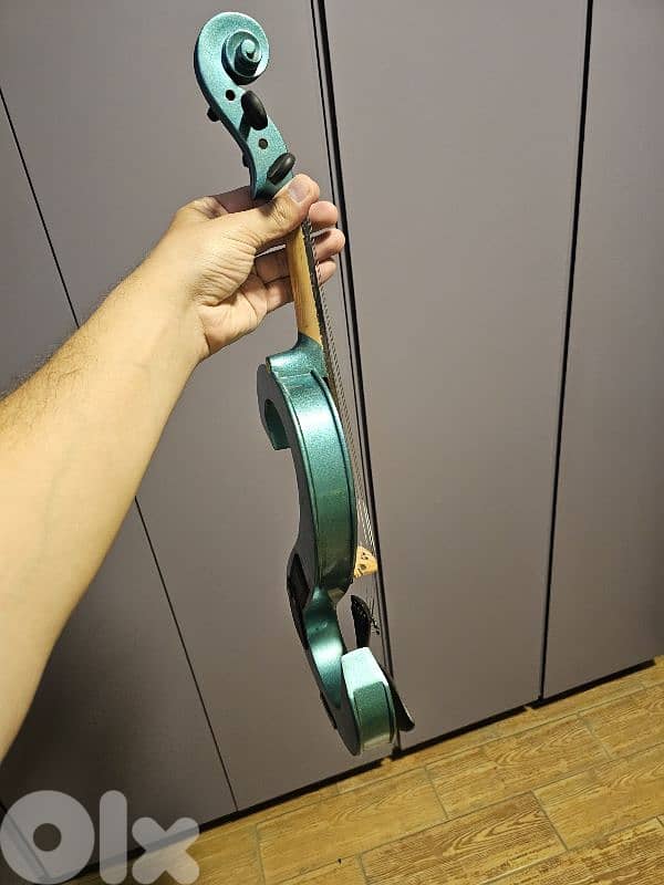 electric Stagg violin 3