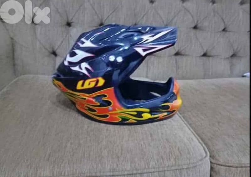 Helmet t like new original 350$ now for 40$ only 8