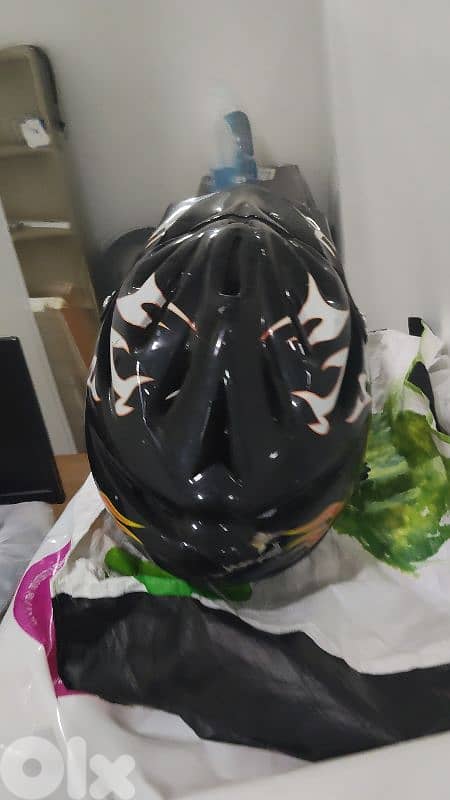 Helmet t like new original 350$ now for 40$ only 11