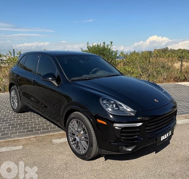 Cayenne 2017 MY - Platinum Edition - Panoramic Roof - CLEAN CARFAX !!! 0