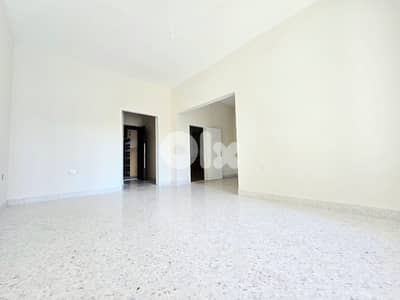 RA25-4436 Apartment 130m² for Rent in Adlieh - شقة للإيجار في العدلية