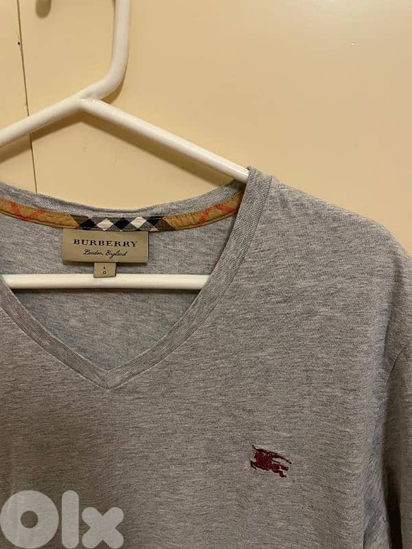 Burberry T-shirt in perfect condition in size L 2